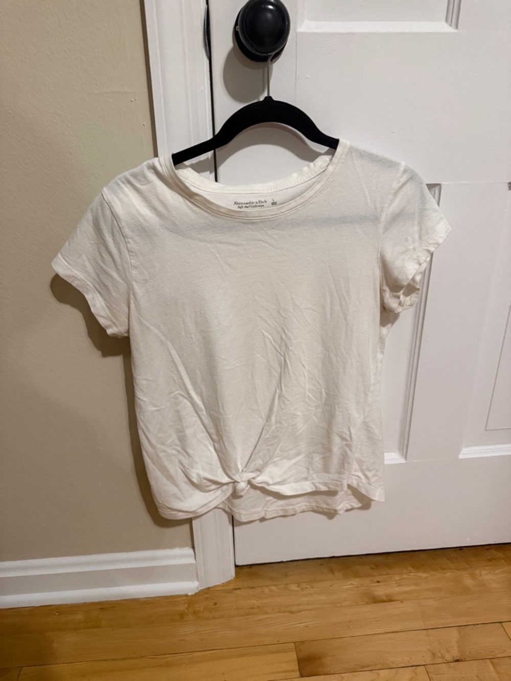 Abercrombie & Fitch White Short-Sleeve Knot Front Tee